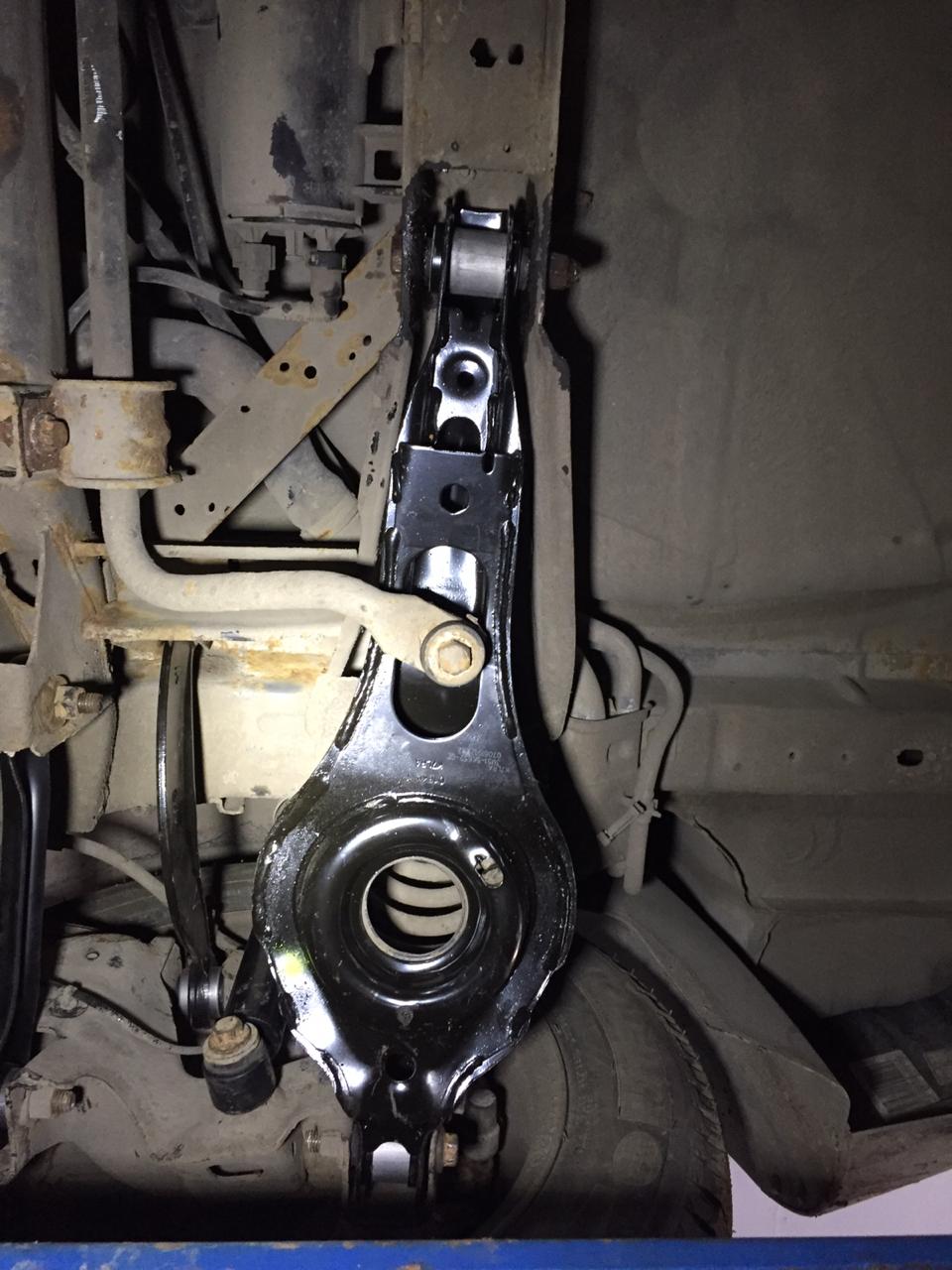 замена задних поперечных рычагов